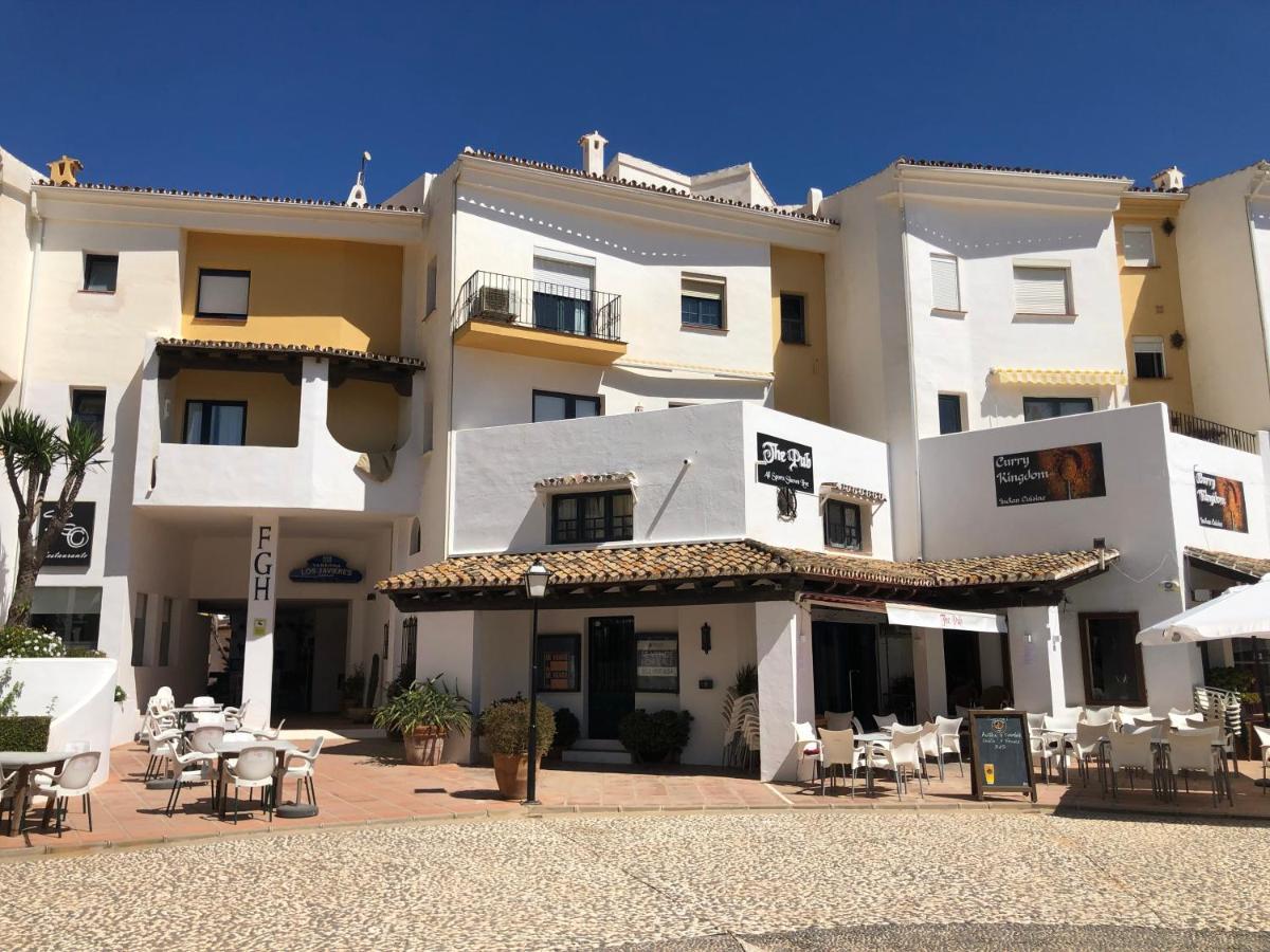 Charming 2 Bed Apartment Next To Cabopino Beach, Spain Марбеля Екстериор снимка