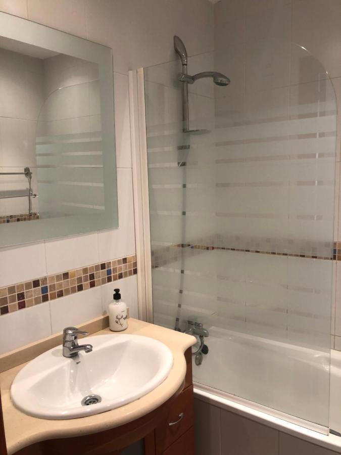 Charming 2 Bed Apartment Next To Cabopino Beach, Spain Марбеля Екстериор снимка