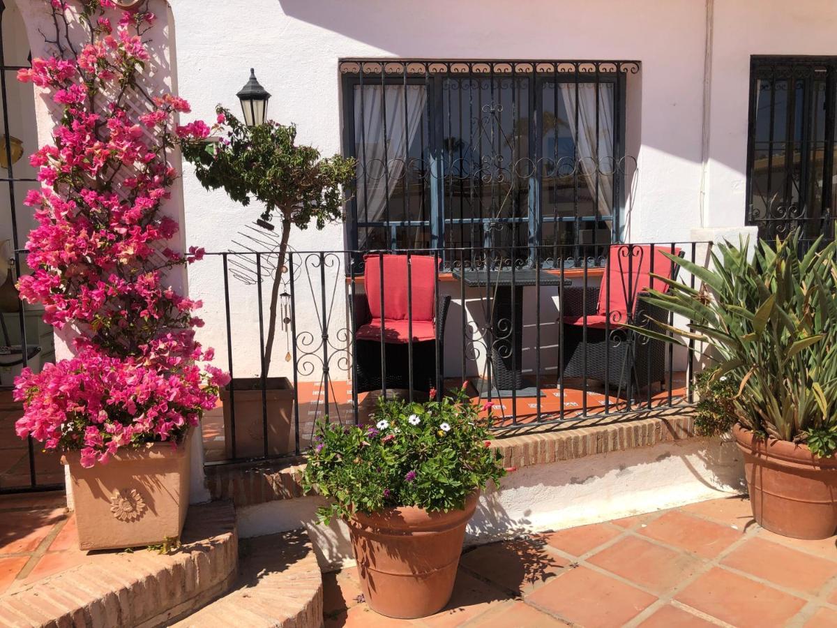 Charming 2 Bed Apartment Next To Cabopino Beach, Spain Марбеля Екстериор снимка